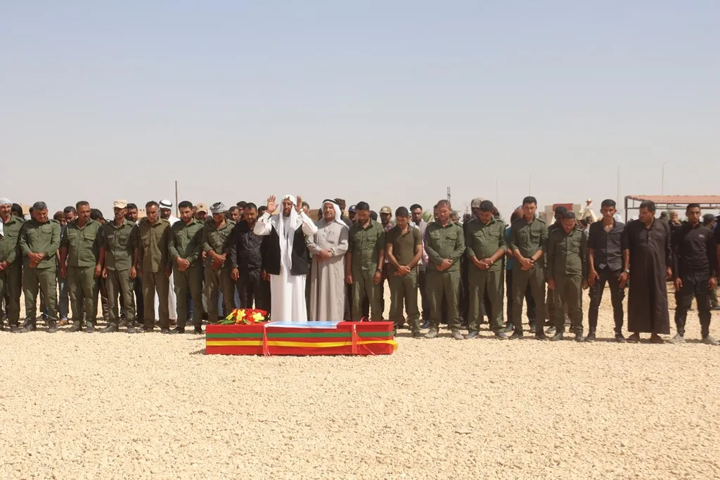أهالي الشدادي يشيعون جثمان الشهيد محمد عبد الرزاق العواد إلى مثواه الأخير