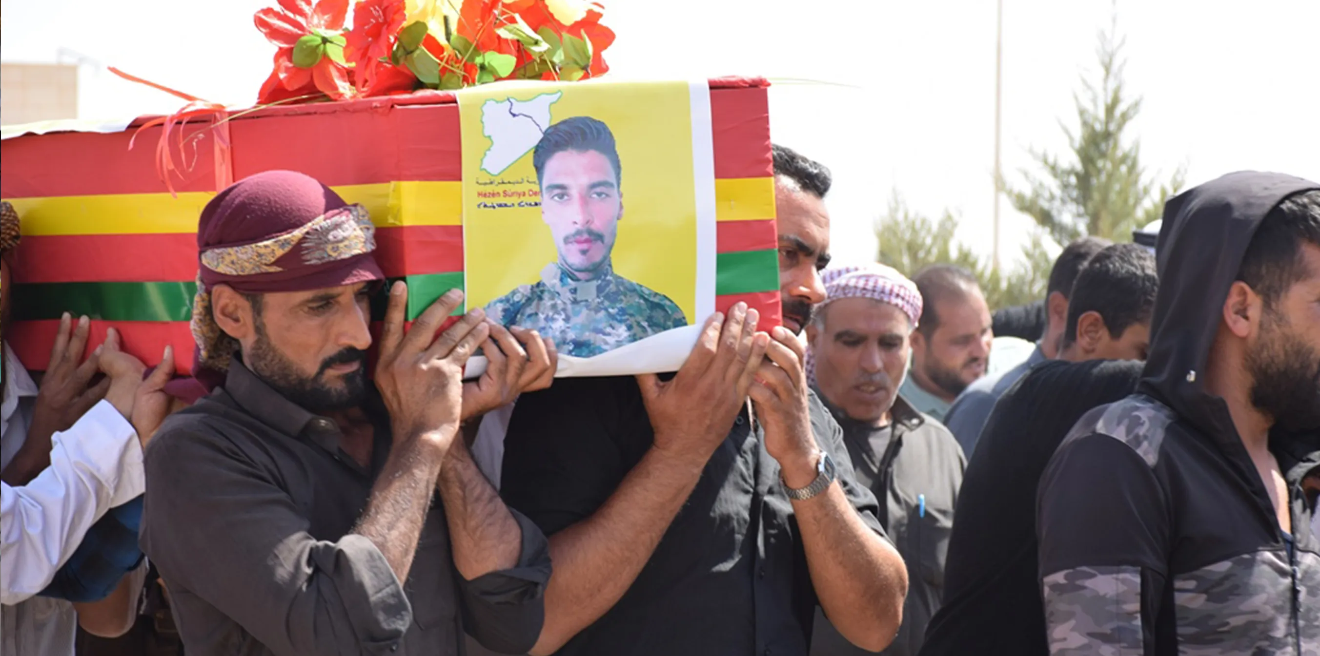 ​​​​​​​أهالي الشدادي يشيّعون جثماني شهيدين إلى مثواهما الأخير