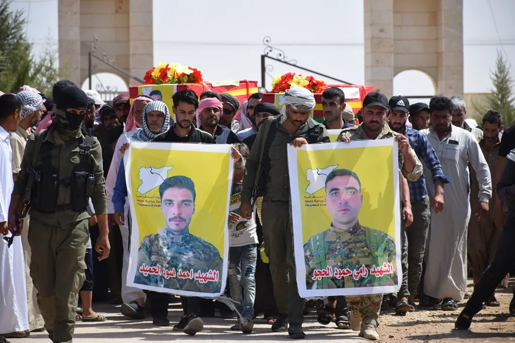 ​​​​​​​أهالي الشدادي يشيّعون جثماني شهيدين إلى مثواهما الأخير