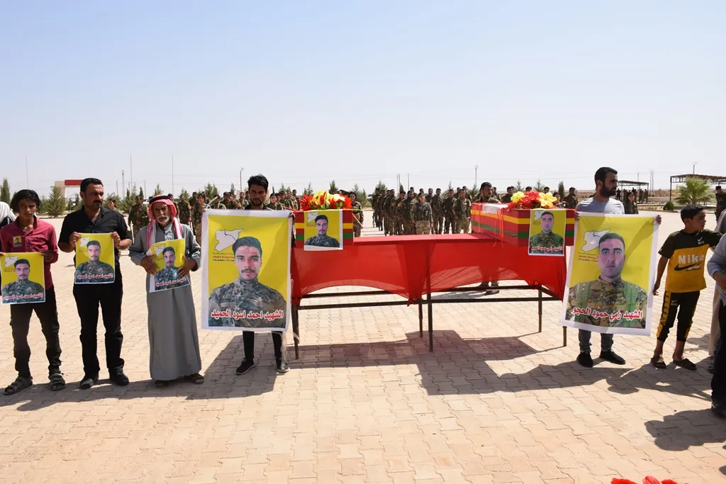 ​​​​​​​أهالي الشدادي يشيّعون جثماني شهيدين إلى مثواهما الأخير