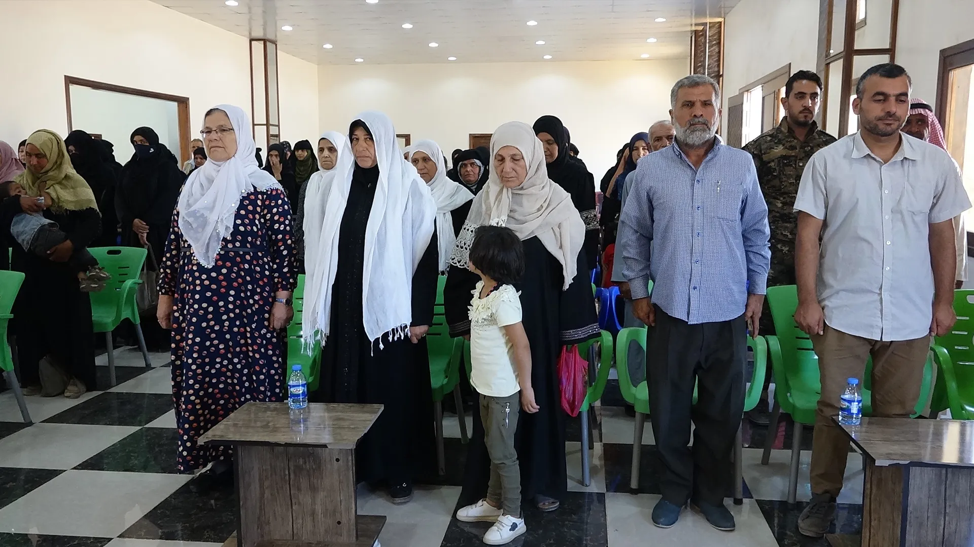 ​​​​​​​لشرح آخر المستجدات السياسية.. مجلس عوائل الشهداء في الطبقة يعقد اجتماعاً لعوائل الشهداء