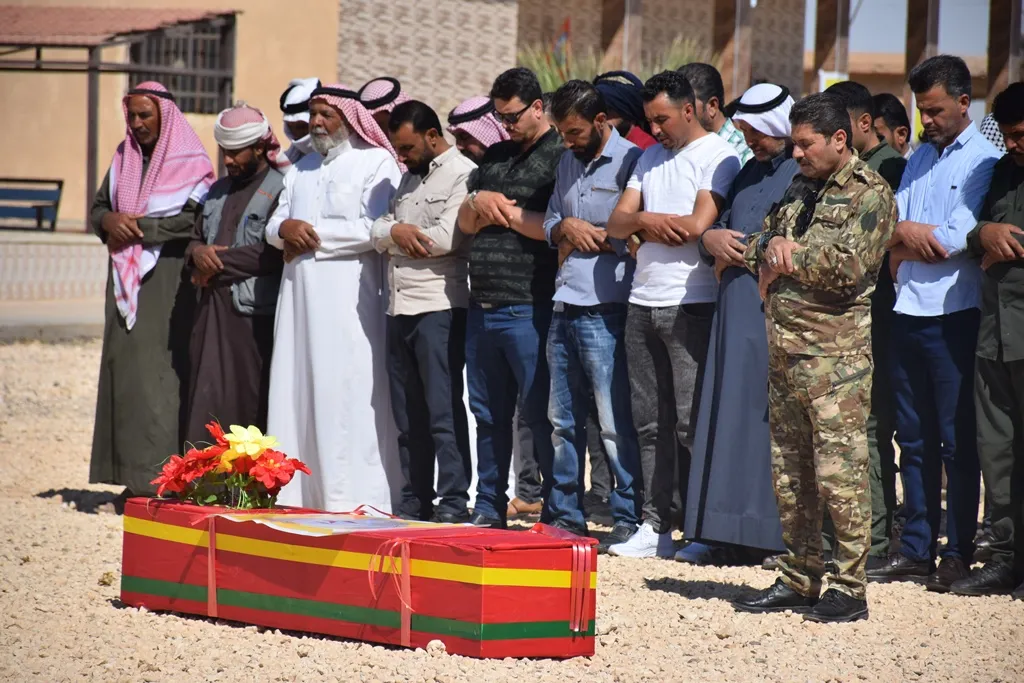 مزار الشدادي يحتضن جثمان الشهيد قاسم الكنيش