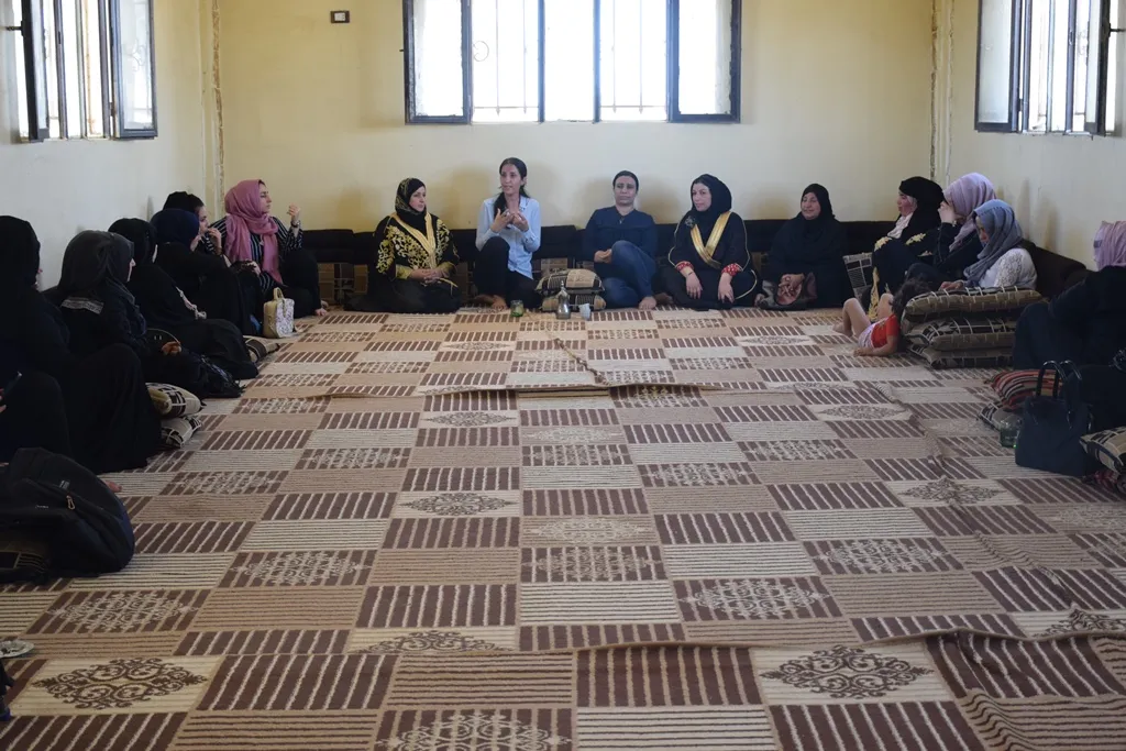 ​​​​​​​لجنة العلاقات في مجلس المرأة لـ PYD تجتمع بنساء العشائر العربية في الشدادي