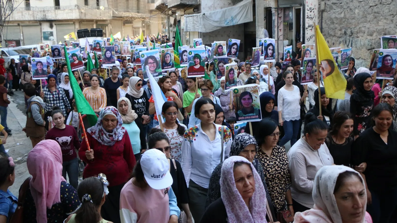 ​​​​​​​تظاهرة في حلب تنديداً بالهجمات على المنطقة واستهداف القياديات الثلاثة