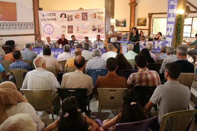 حفل توقيع ستة كتب من اصدارات اتحاد مثقفي روج آفايي كردستان في ديرك