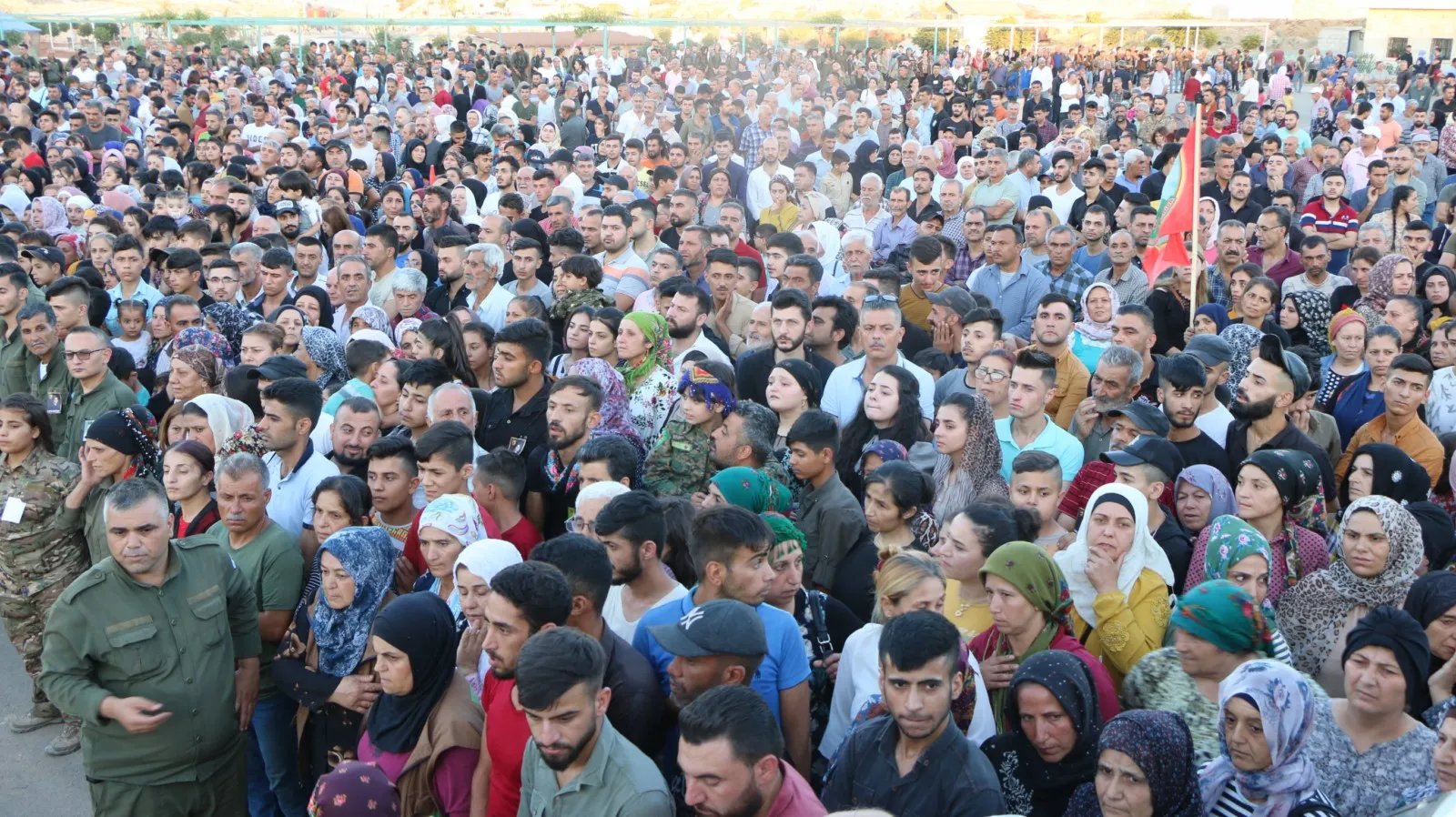 مراسم تشييع الشهيدة القيادية جيان ..."مثال يحتذى به في القيادة الحكيمة التي تصنع النصر"