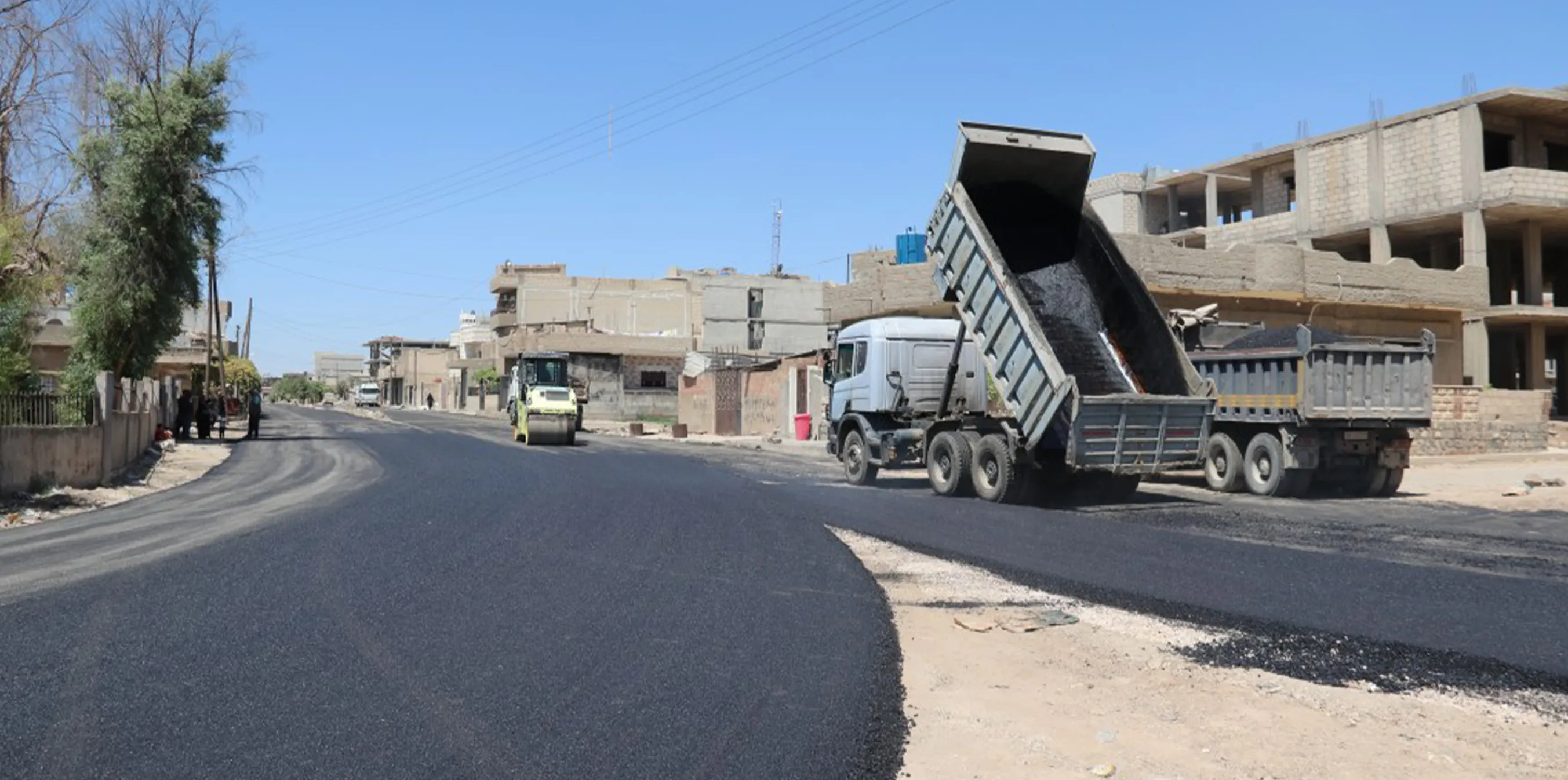 ​​​​​​​استمرار تنفيذ الأعمال الخدمية.. مشاريع في منبج وديرك والأهالي يشاركون البلدية