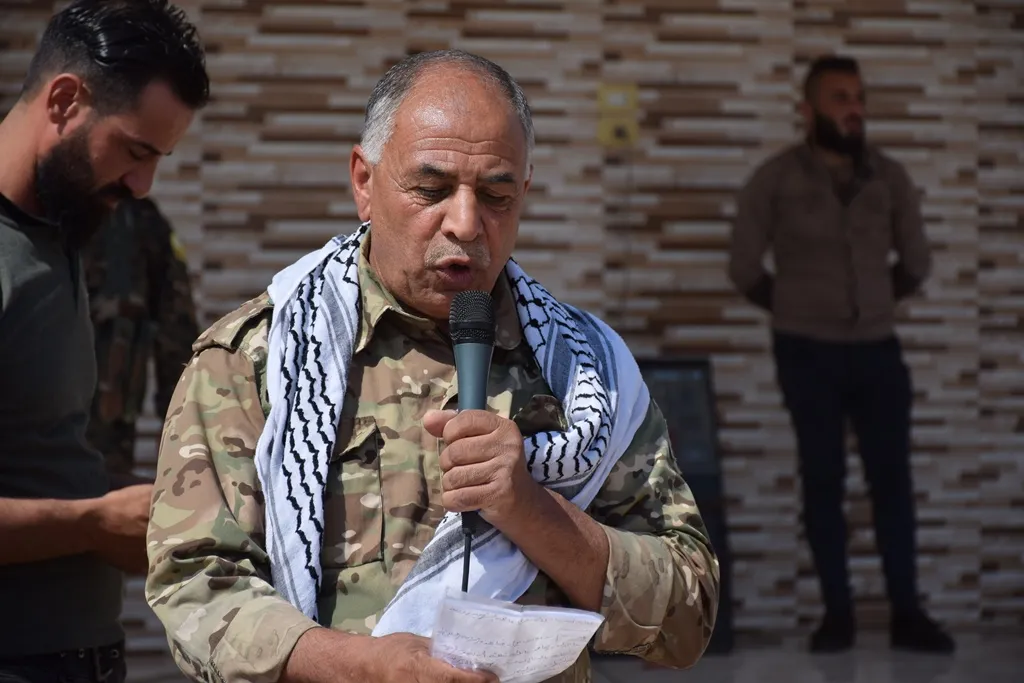 أهالي الشدادي يشيعون جثمان الشهيد علي المسلط إلى مثواه الأخير