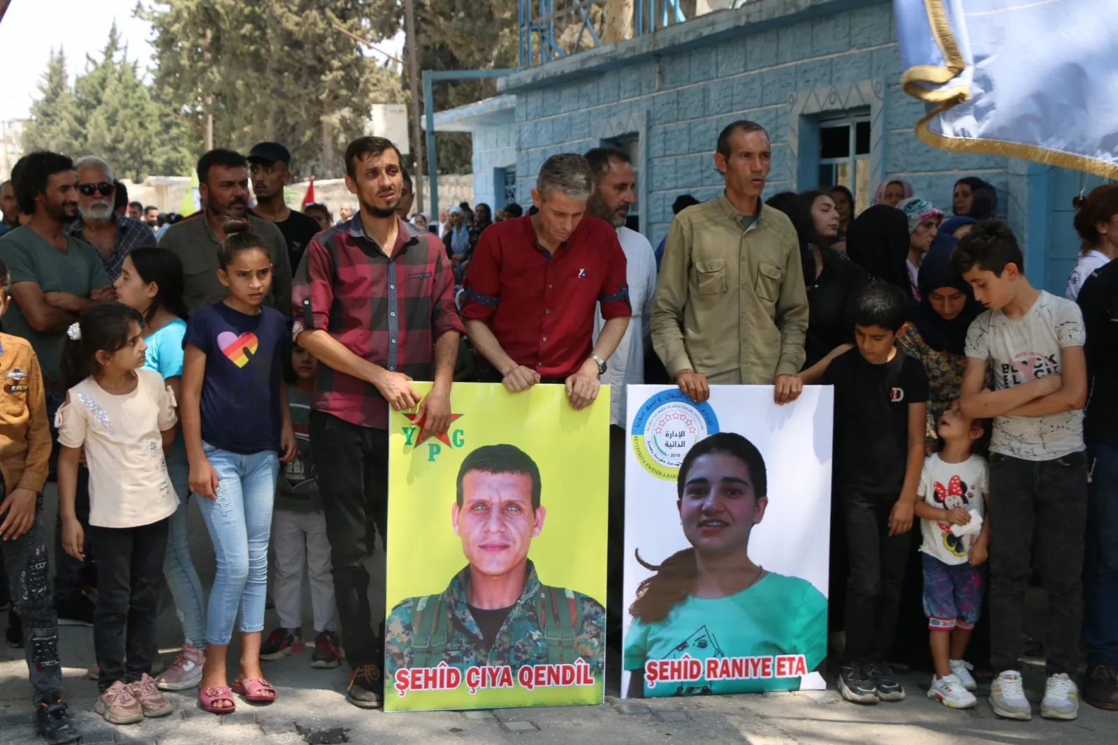 ​​​​​​​أهالي حيي الشيخ مقصود والأشرفية يستقبلون جثماني الشهيدين رانيا عطا وجيا قنديل