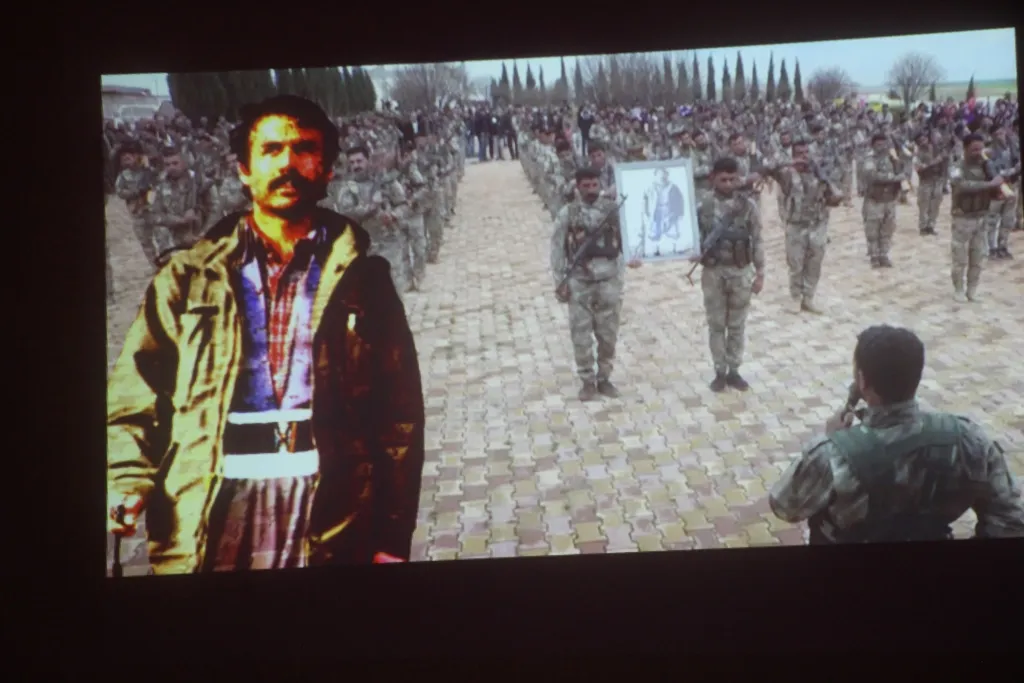 محاضرة عن حياة الشهيد معصوم قورقماز (عكيد) وقفزة 15 آب في مدينة منبج