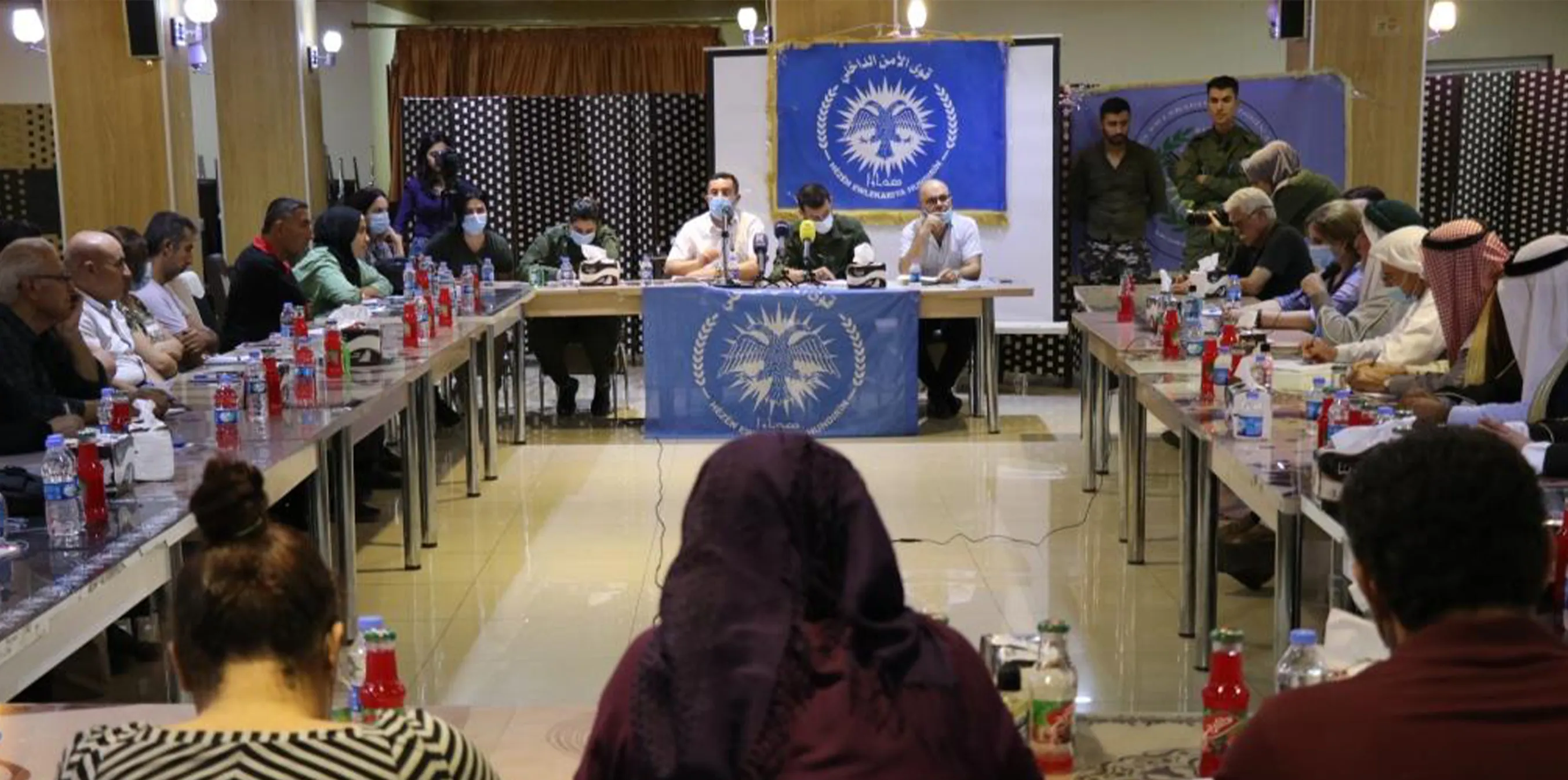 هيئة الداخلية وقوى الأمن الداخلي تجتمعان مع رجال الدين ووجهاء عشائر ومثقفين