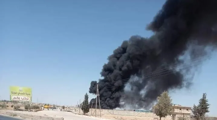 انفجار صهريج وقود جنوب مدينة الطبقة يودي بحياة شخص وإصابة آخر