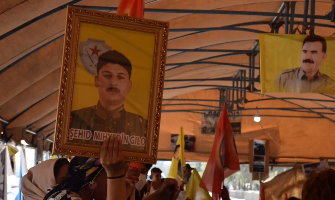 ​​​​​​​​​​​​​​"لن نصفح عمن أهدر دماء أبنائنا".. أمهات الشهداء يطالبن بمحاكمة العملاء أمام مرأى الشعب