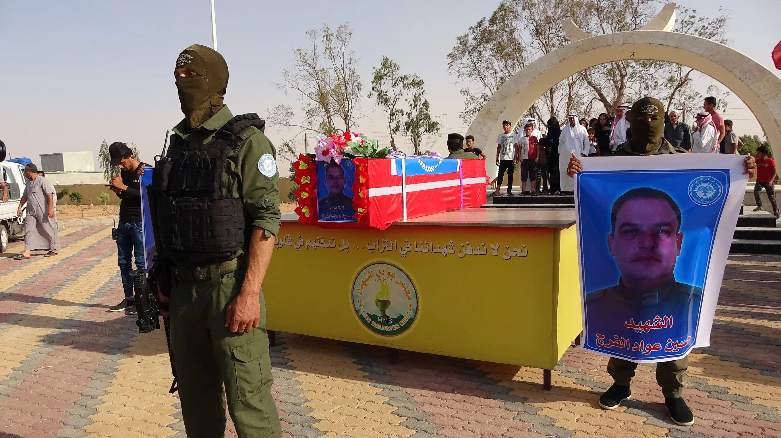 أهالي الطبقة يشيعون جثمان الشهيد حسن الفرج إلى مثواه الأخير