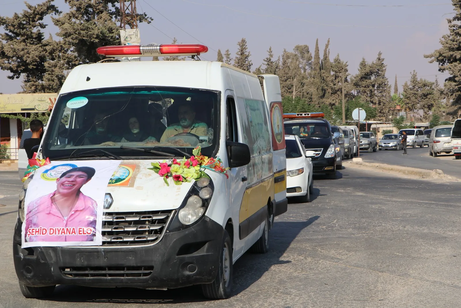  على إيقاع الدف والمزمار العفريني أهالي إقليم عفرين يشيعون جثمان الشهيدة ديانا