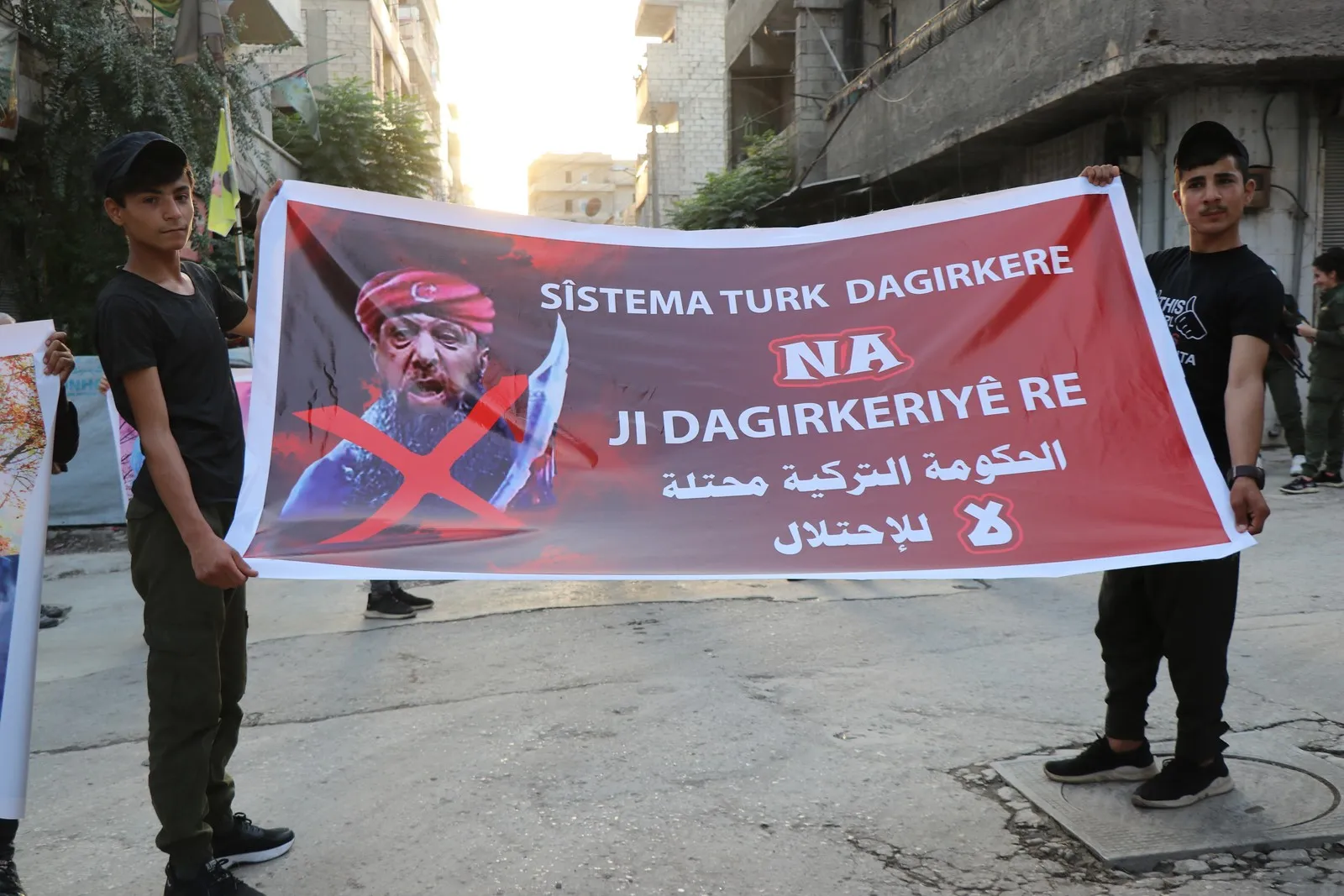 تظاهرة حاشدة في حلب تنديداً بمجازر الاحتلال التركي