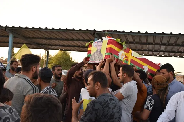 في مراسم التشييع.. قسد تعاهد على الانتقام لدماء شهدائها
