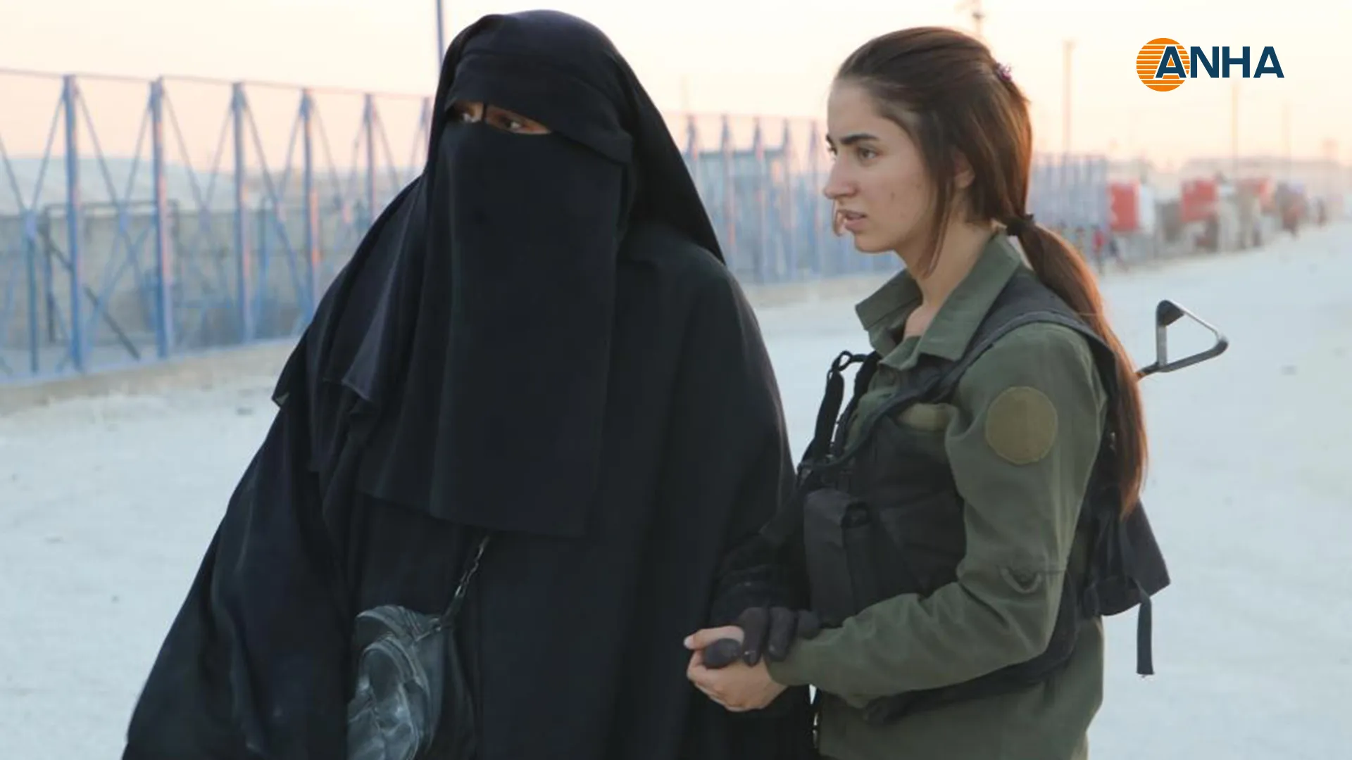 بالفيديو والصور حصيلة اليوم الثالث لحملة "الانسانية والامن" في مخيم الهول