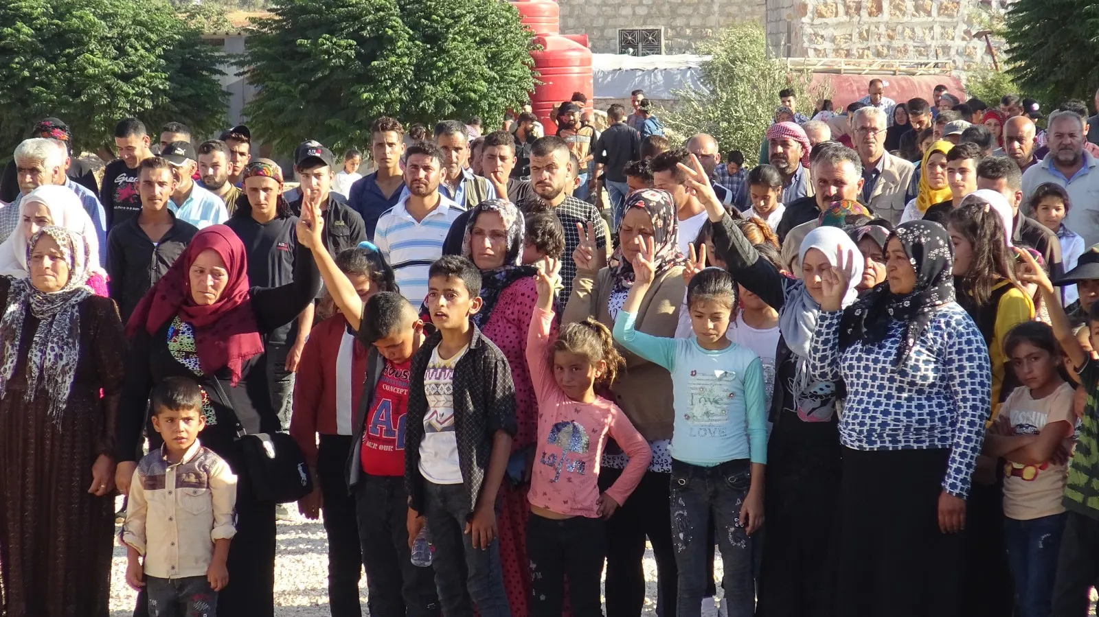 أهالي شمال وشرق سوريا يحتفلون بالذكرى السنوية لقفزة 15 آب