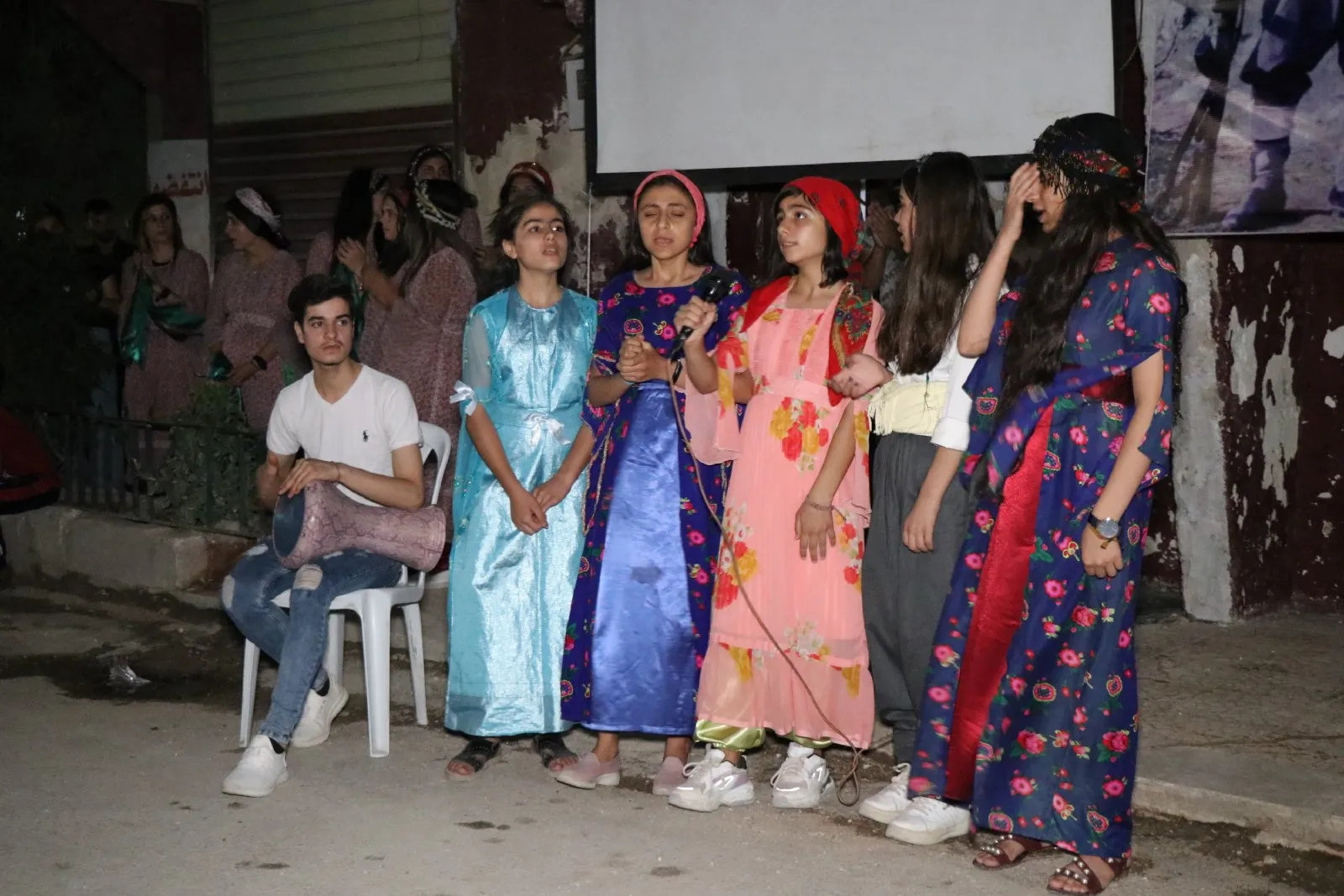 أهالي حلب يحتفلون بالذكرى الـ38 لقفزة الـ15 من آب