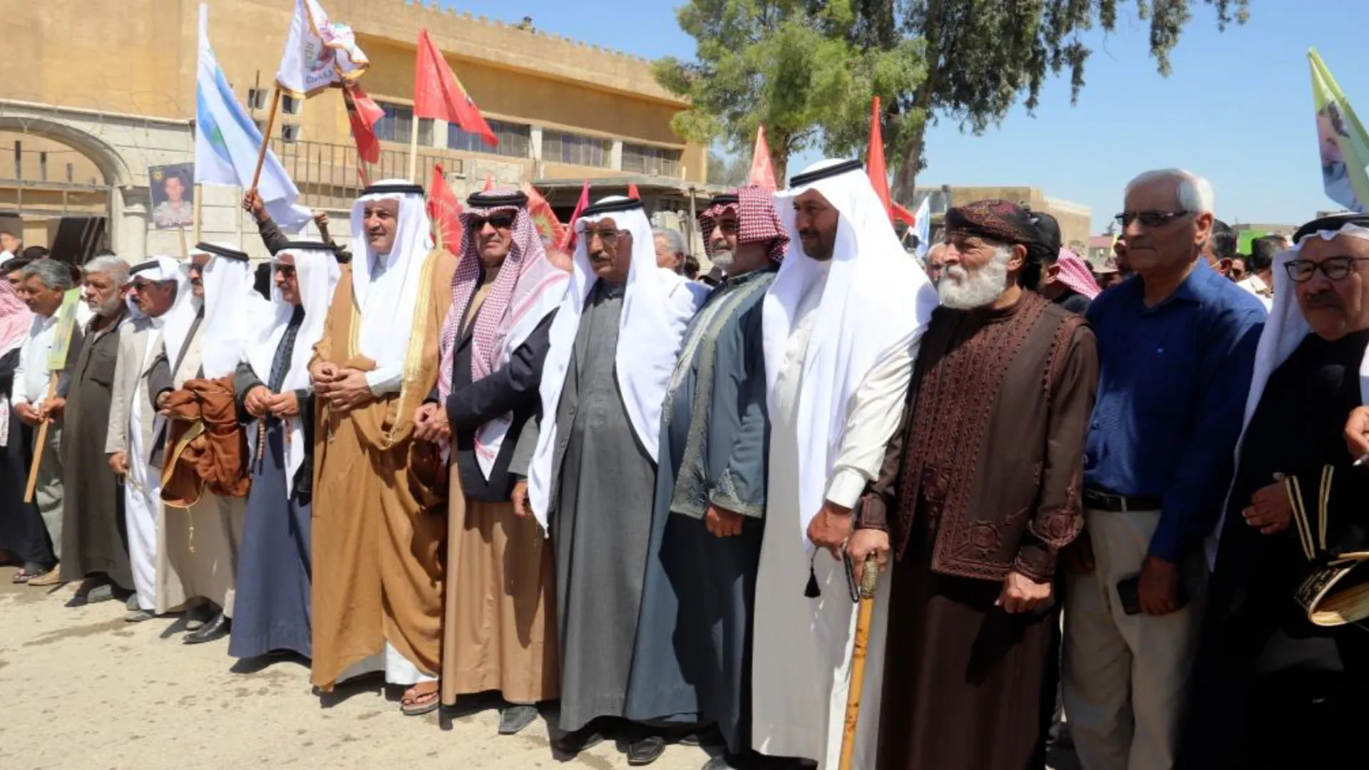 شيوخ ووجهاء الطبقة: نحن نتبرأ من كل خائن وعميل لتركيا