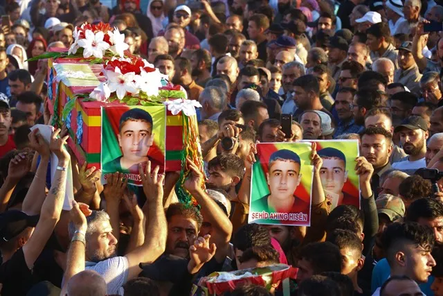 أهالي قامشلو وعامودا يشيعون جثامين شهداء حي الصناعة إلى مثواهم الأخير