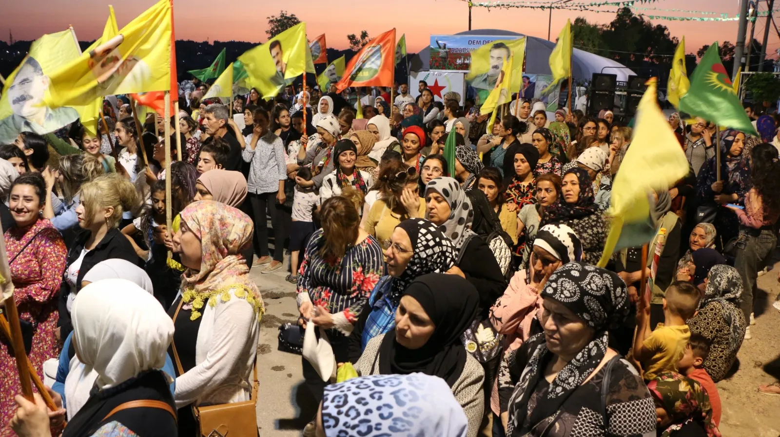 ​​​​​​​حلب.. بدء فعالية اعتصام وتنظيم مسيرة تنديداً بالعزلة على القائد أوجلان وهجمات الاحتلال التركي
