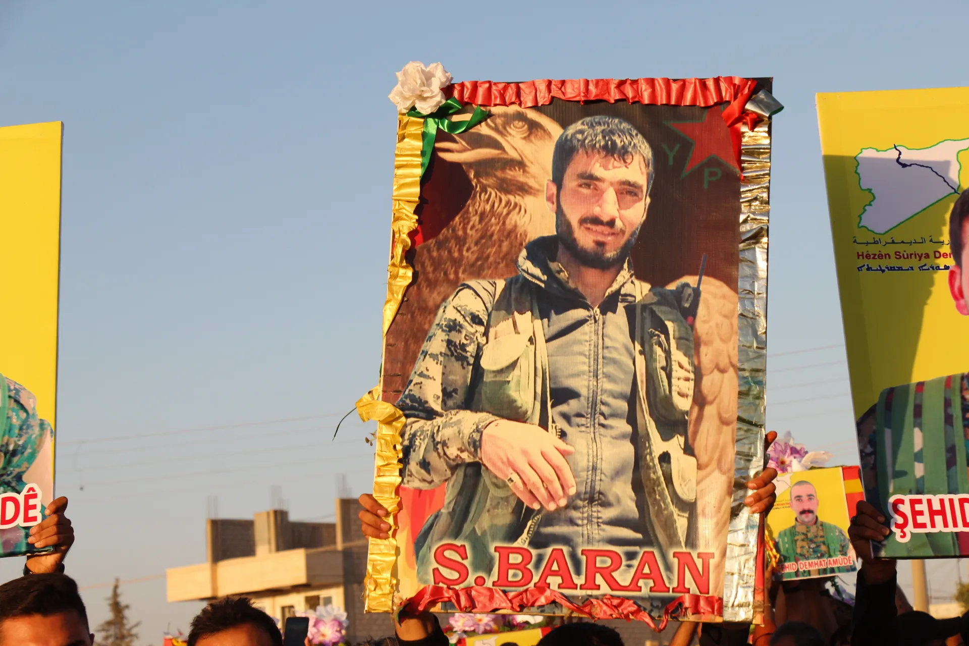 ​​​​​​​أهالي عامودا يشيعون جثامين شهداء قرية سنجق سعدون