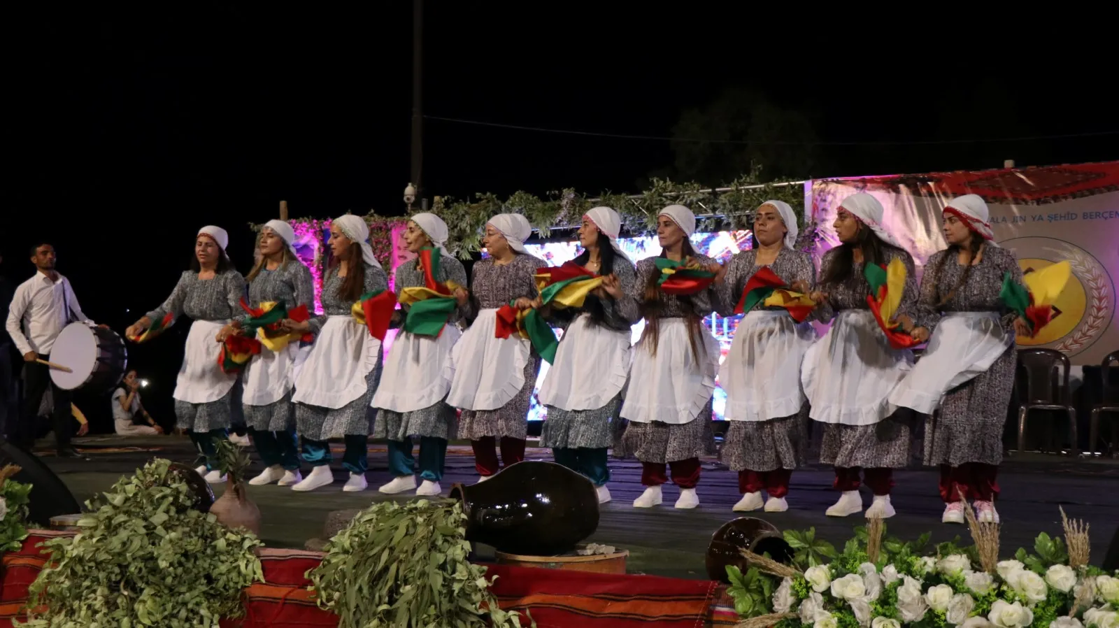 ​​​​​​​في يومه الثاني...مهرجان الشهيدة برجم يستمر بتقديم عروض فنية