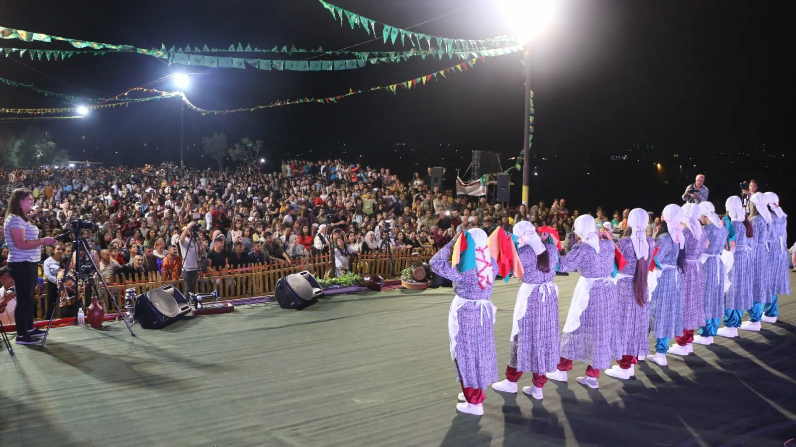 ​​​​​​​في يومه الثاني...مهرجان الشهيدة برجم يستمر بتقديم عروض فنية