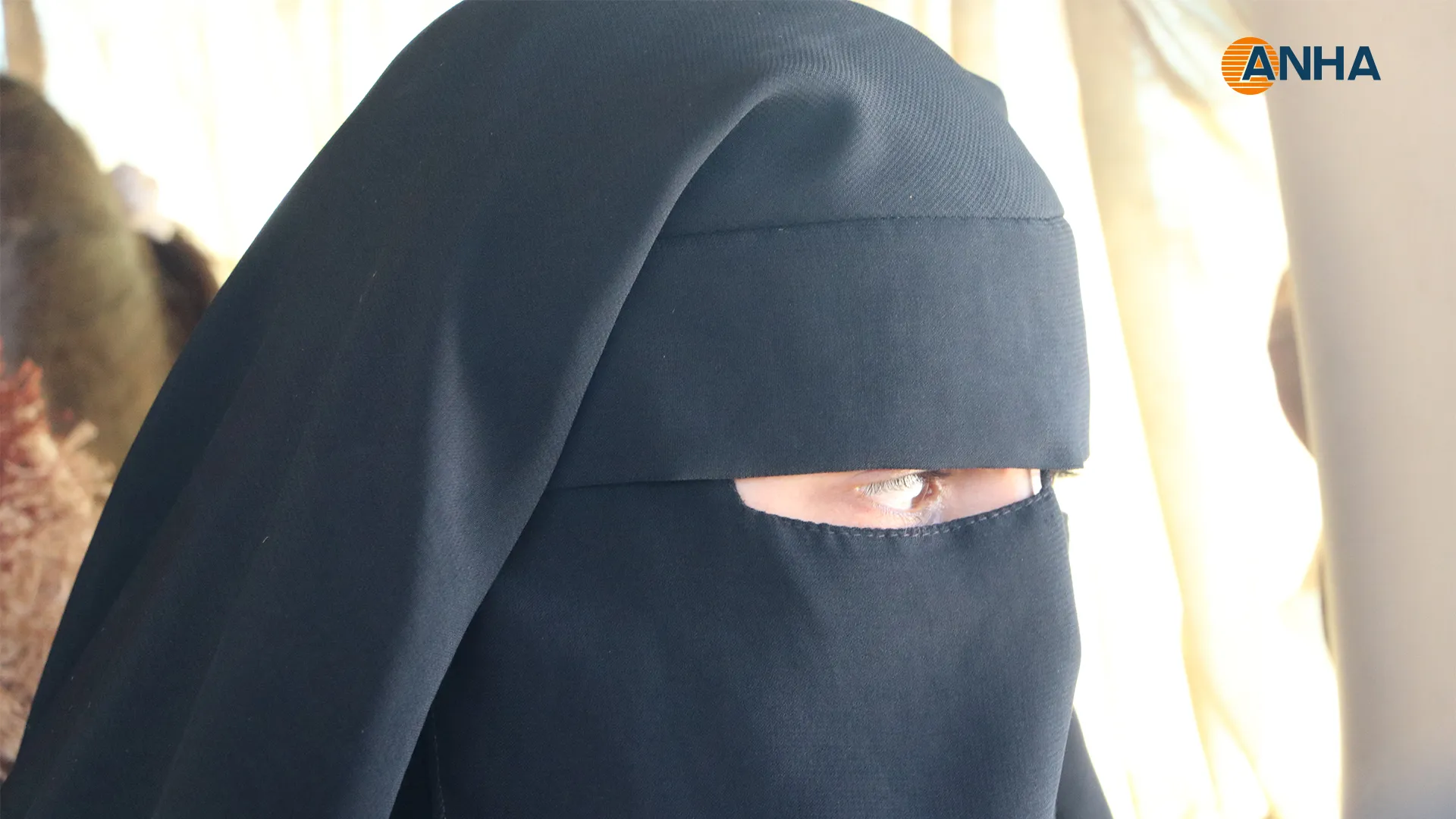 نساء داعش ينشئن  جيلاً من"ذئاب رمادية صغيرة" في مخيم الهول