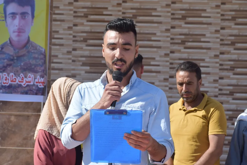 ​​​​​​​أهالي المنطقة الجنوبية في الحسكة يشيّعون جثمان الشهيد أشرف الصلفيج إلى مثواه الأخير