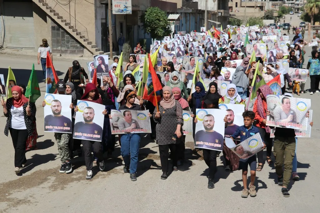 ​​​​​​​أهالي ديرك يتظاهرون ضد" سياسات الإبادة التي تنتهجها القوى الدولية" بحق شعب المنطقة