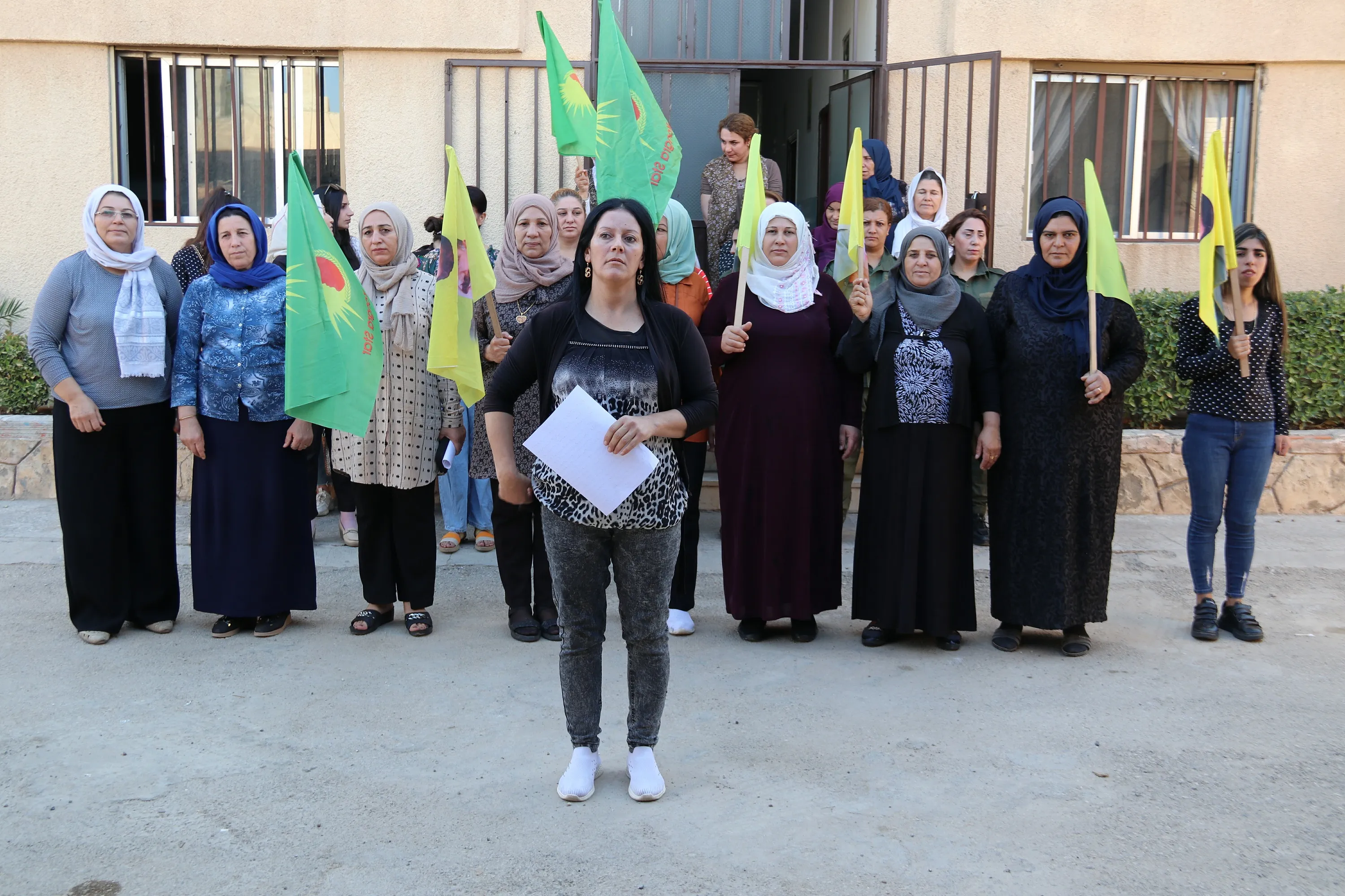​​​​​​​منظمات نسائية وأحزاب سياسية تدين جريمة قتل الشابة الكردية "جينا أميني"