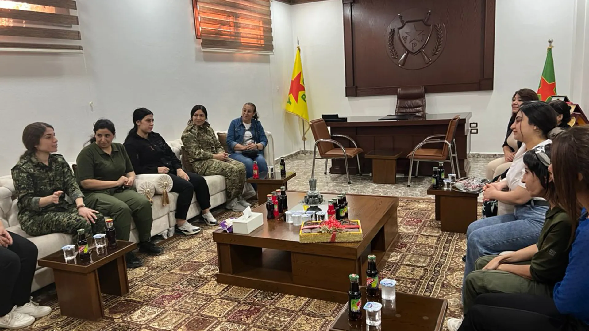 ​​​​​​​تقديراً لجهودها ضد خلايا داعش.. الإدارة الذاتية واتحاد المرأة الإيزيدية يكرمان وحدات حماية المرأة