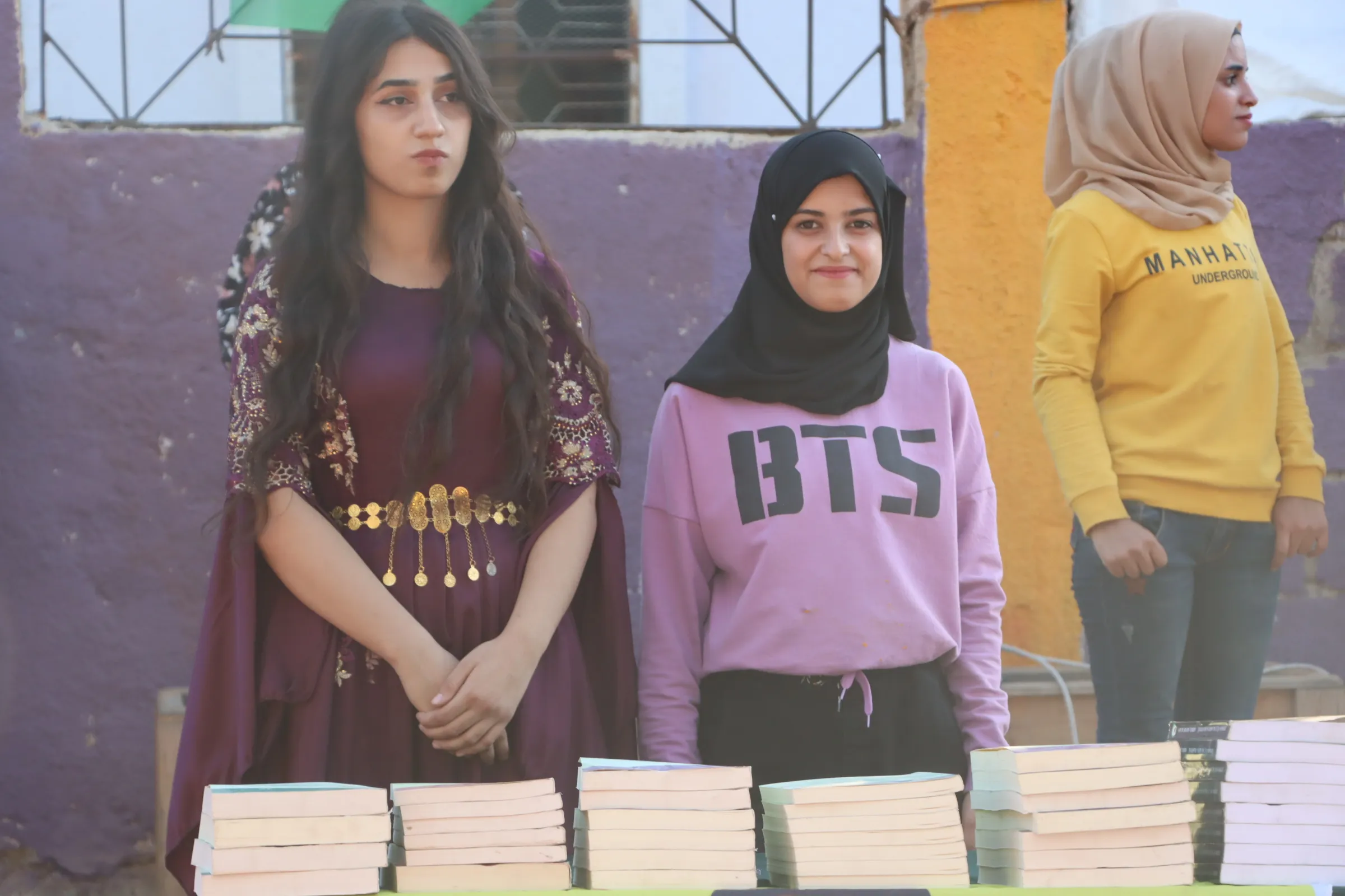 اتحاد المرأة الشابة يقيم معرضاً للفنون التشكيلية