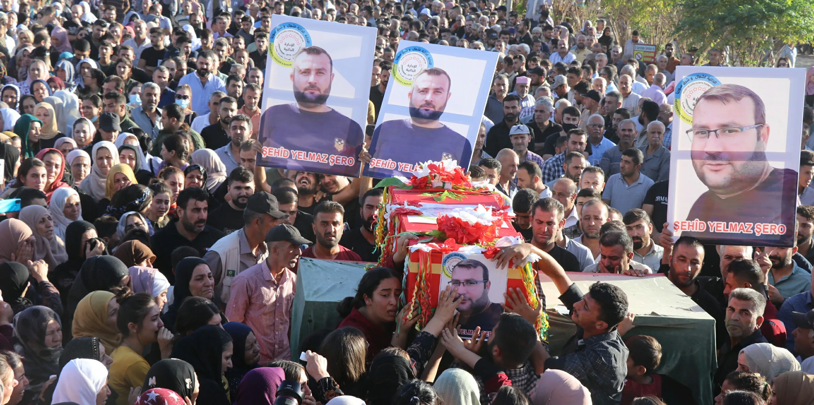 بمراسم مهيبة.. الآلاف من أهالي مقاطعة قامشلو يودعون الشهيد يلماز شرو إلى مثواه الأخير