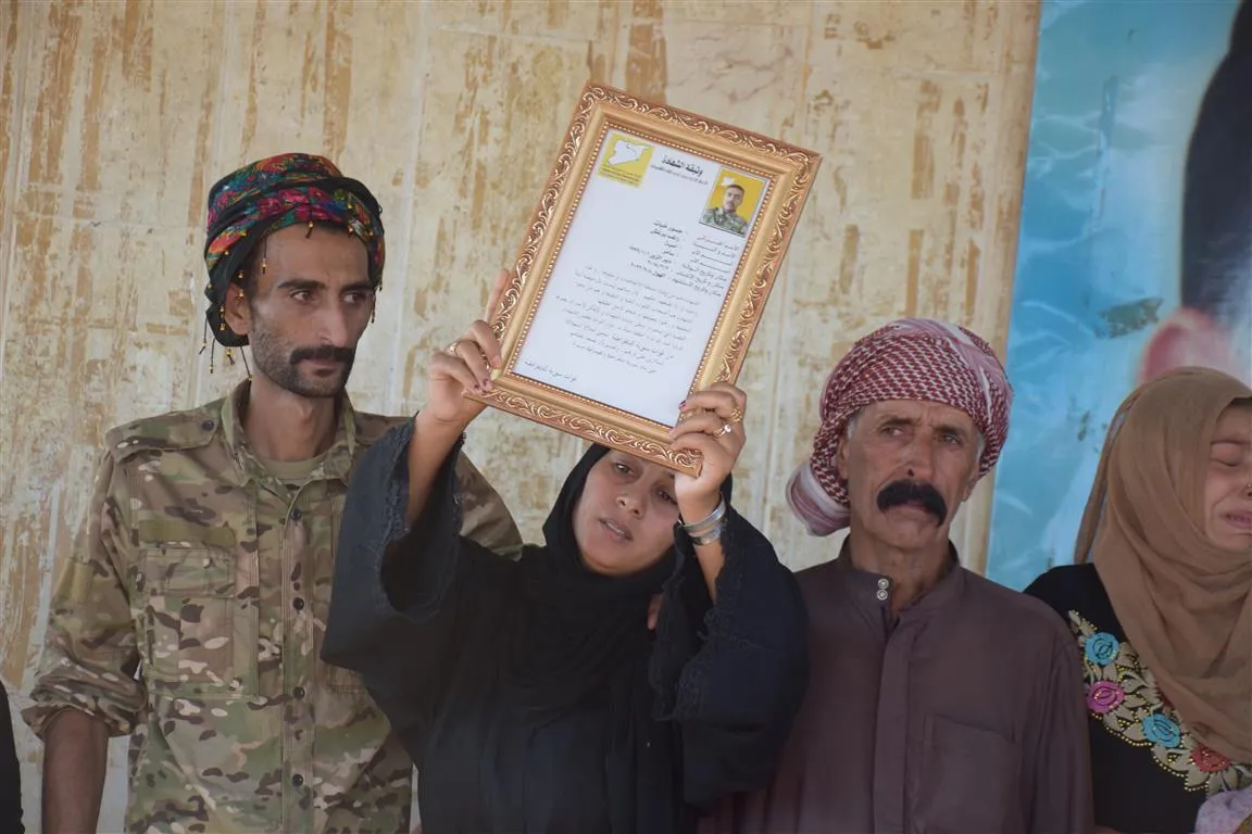 أهالي الحسكة يشيعون جثمان شهيد حملة "الإنسانية والأمن"