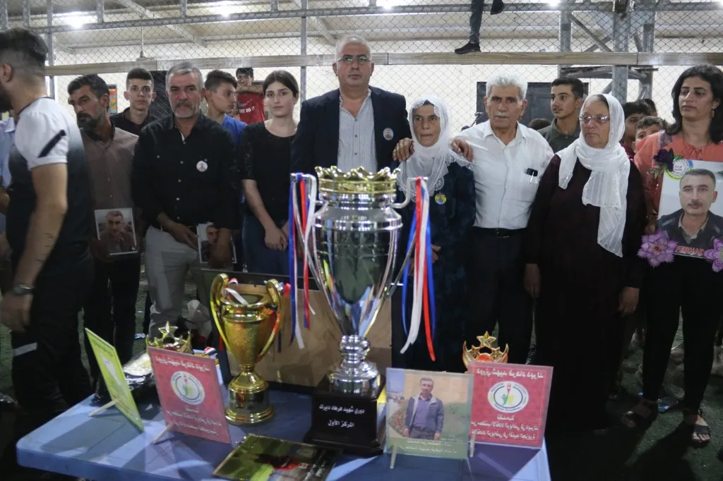فريق روج ينال لقب البطولة في دوري الشهيد فرهاد ديرك