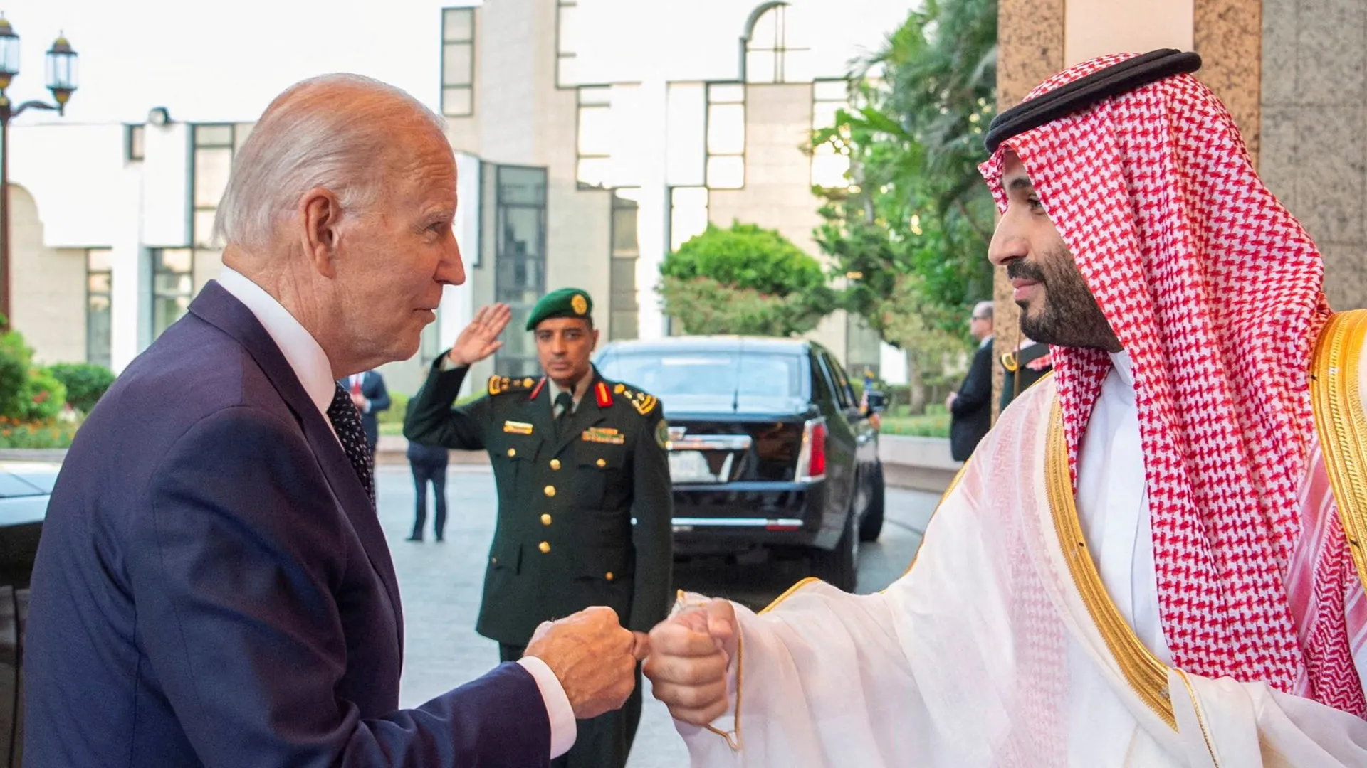 السعودية تزعج الولايات المتحدة عبر خفض إنتاج النفط.. الأسباب والتداعيات