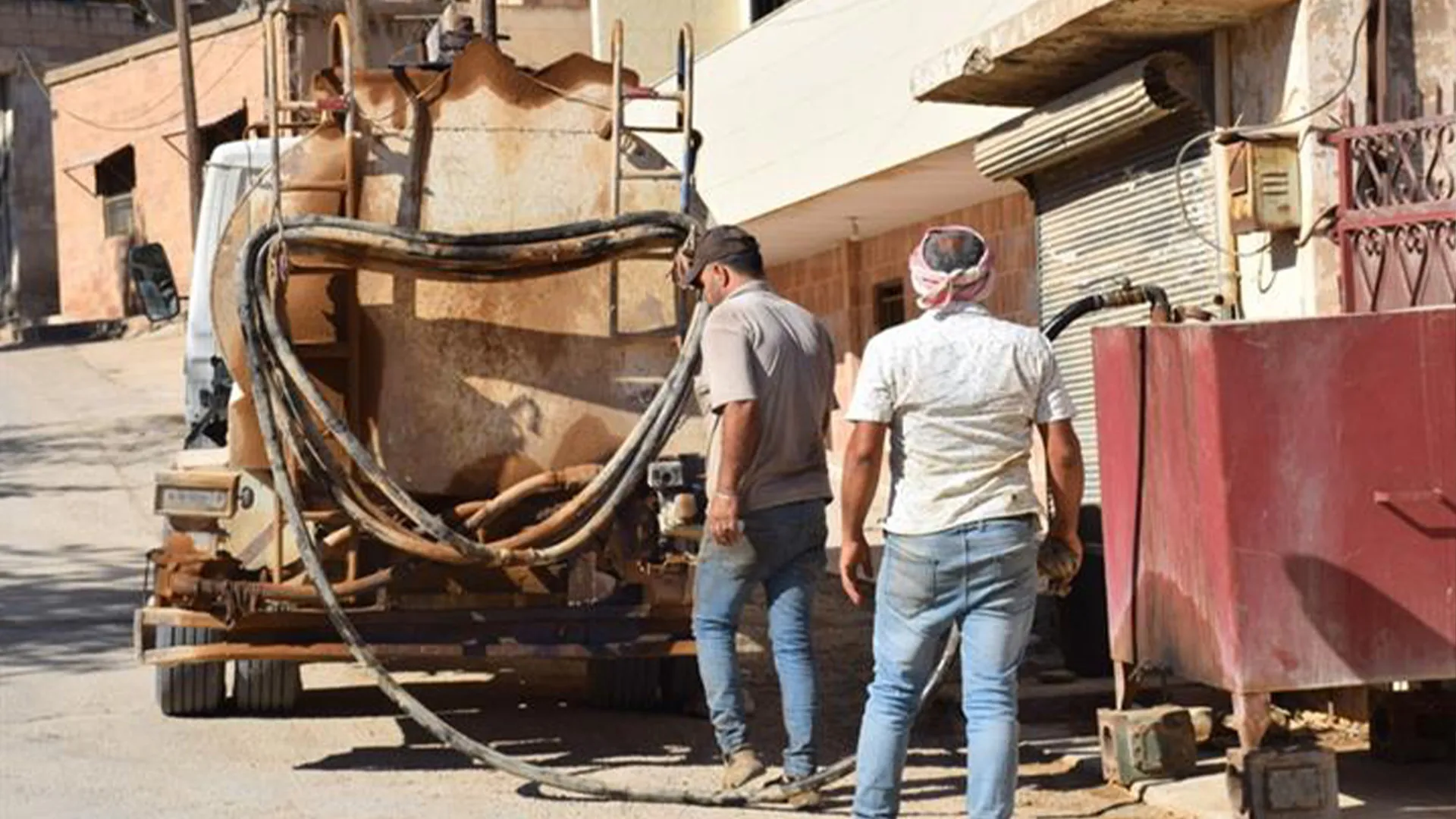لجنة محروقات تل تمر تباشر توزيع مادة المازوت ضمن أحياء الناحية