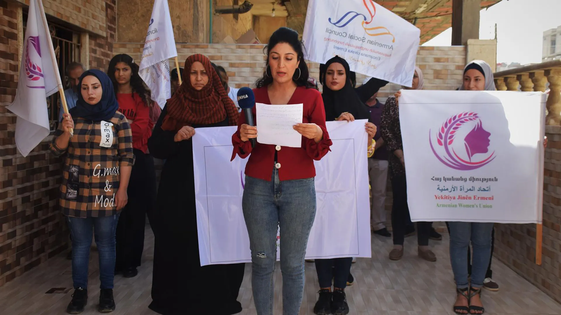 النساء العرب والأرمن والكرد في شمال وشرق سوريا يطالبن بكشف ملابسات جريمة اغتيال ناكهان أكارسال