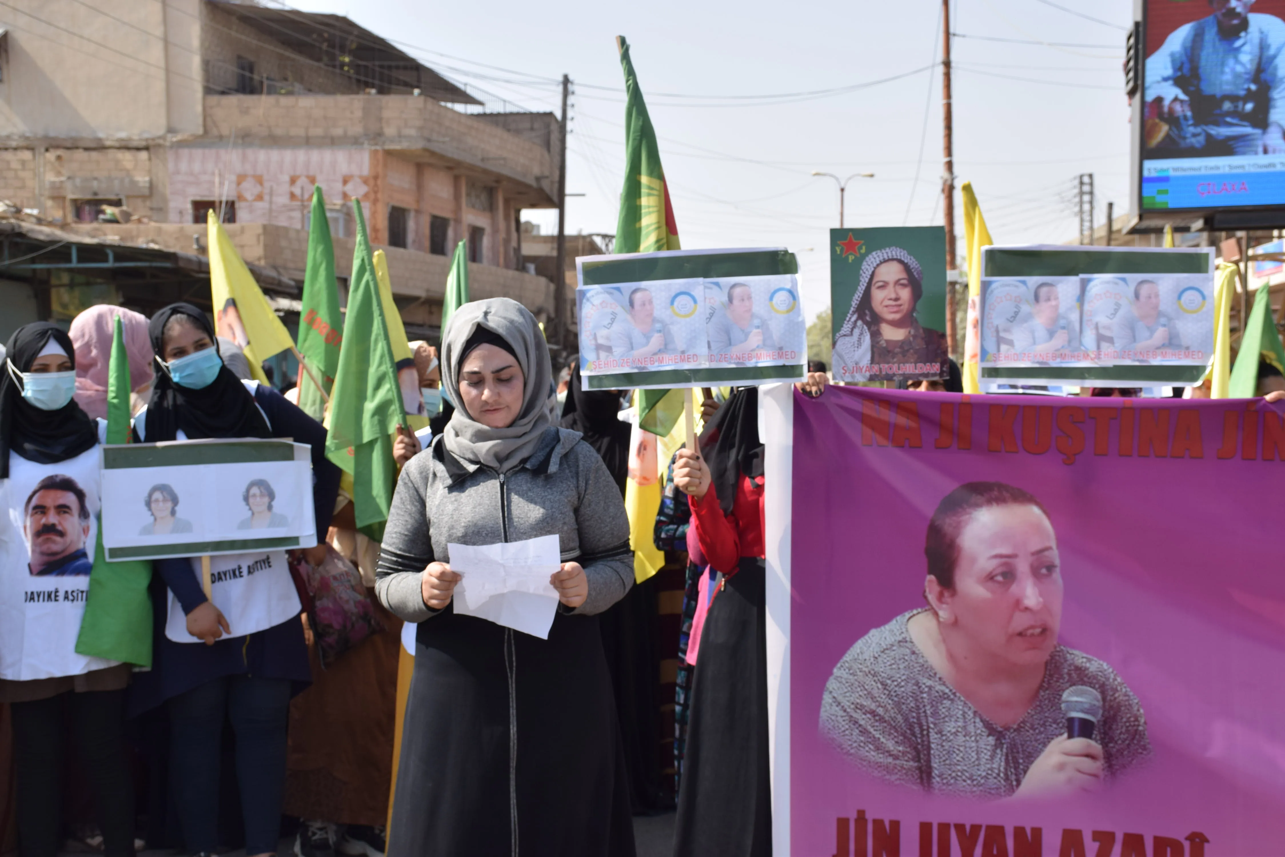 ​​​​​​​أهالي ناحية جل آغا يتظاهرون تنديداً بجريمة اغتيال المناضلة ناكهان أكارسال ويتعهدون بمواصلة درب شهداء الحرية