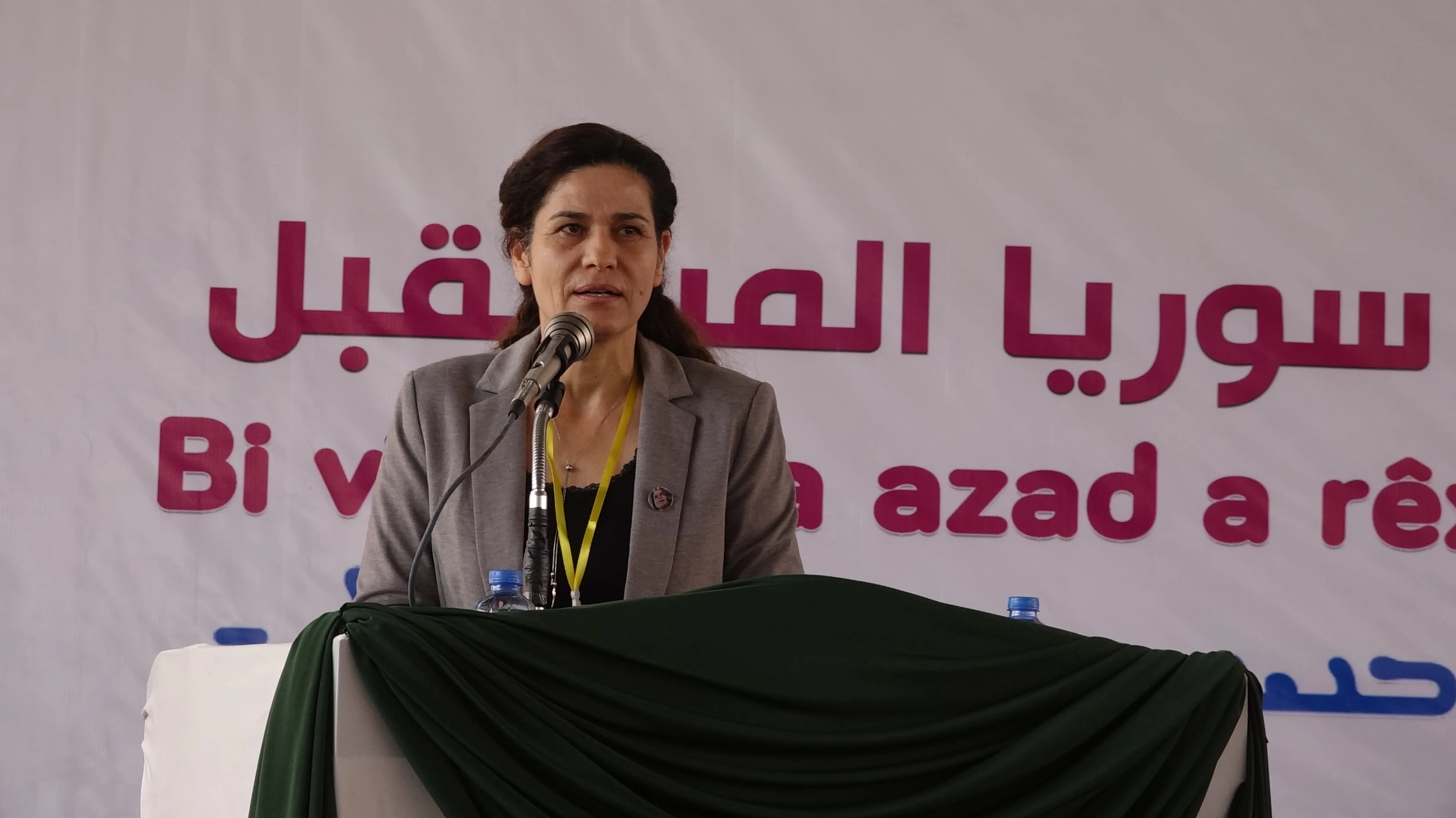 ​​​​​​​إلهام أحمد تحثّ النساء على مشاركة أكثر فعالية في الحياة السياسية