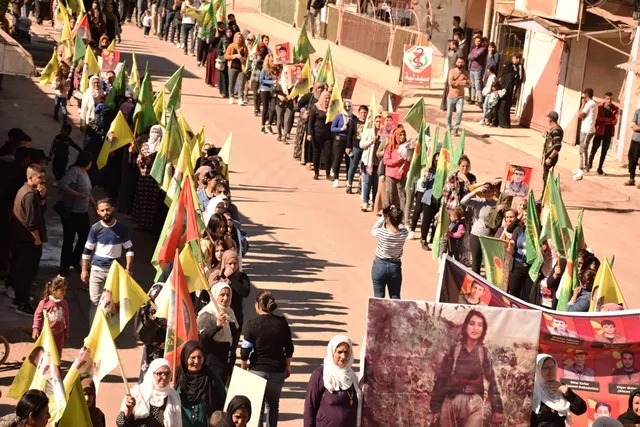 ​​​​​​​الآلاف في مقاطعة قامشلو يستذكرون الشهيدة بيريتان ويؤكدون مواصلة النضال ضد نهج الخيانة