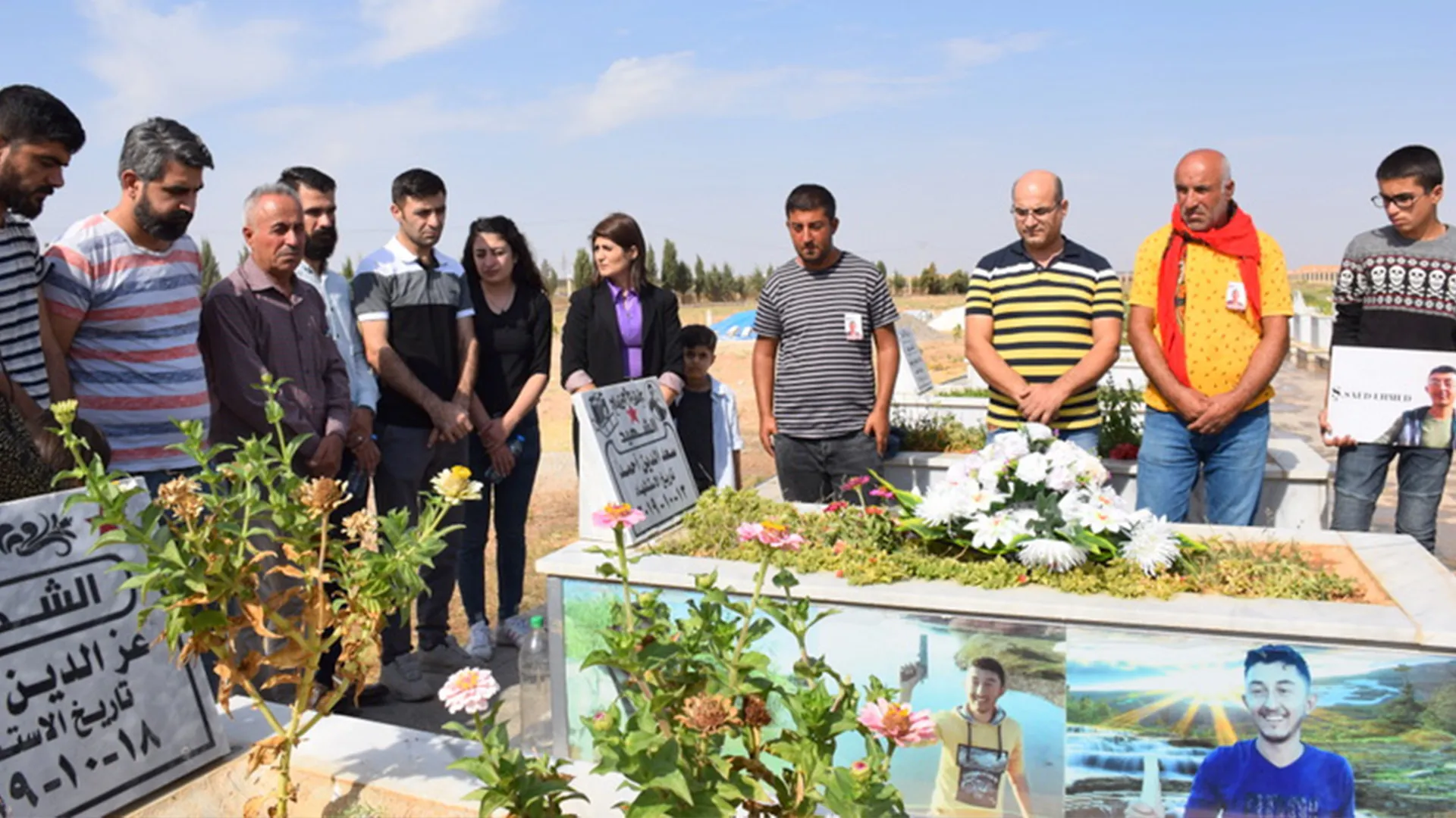 ​​​​​​​على ضريح مراسلنا سعد أحمد.. اتحاد الإعلام الحر ورفاقه يحيون ذكرى استشهاده