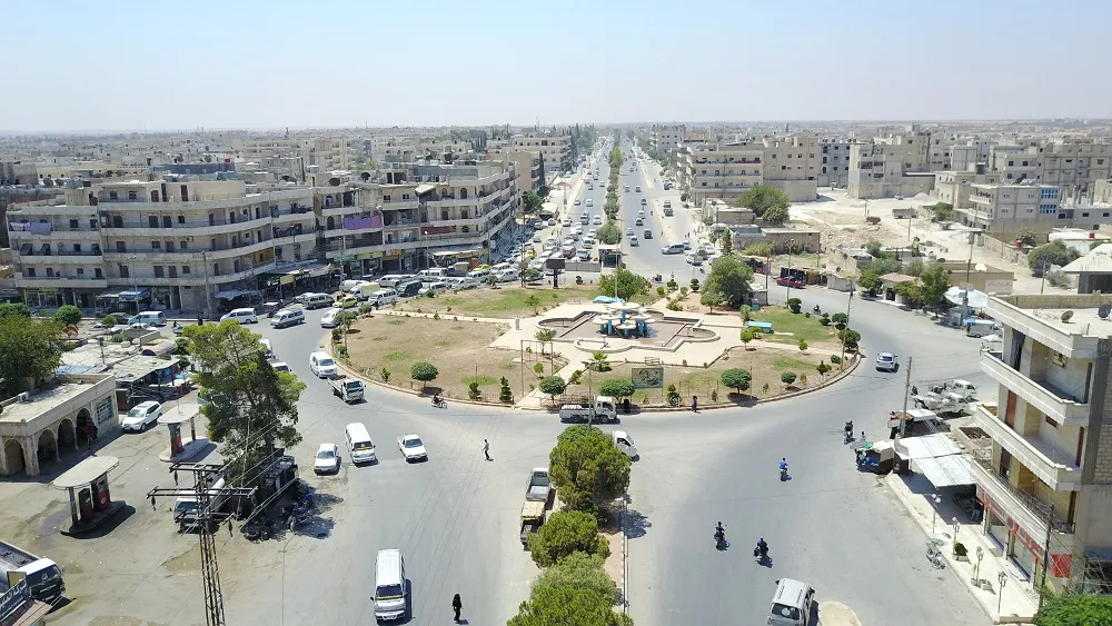 العرب والكرد في منبج يجددون التزامهم بالدفاع عن مدينتهم ضد أي معتدٍ