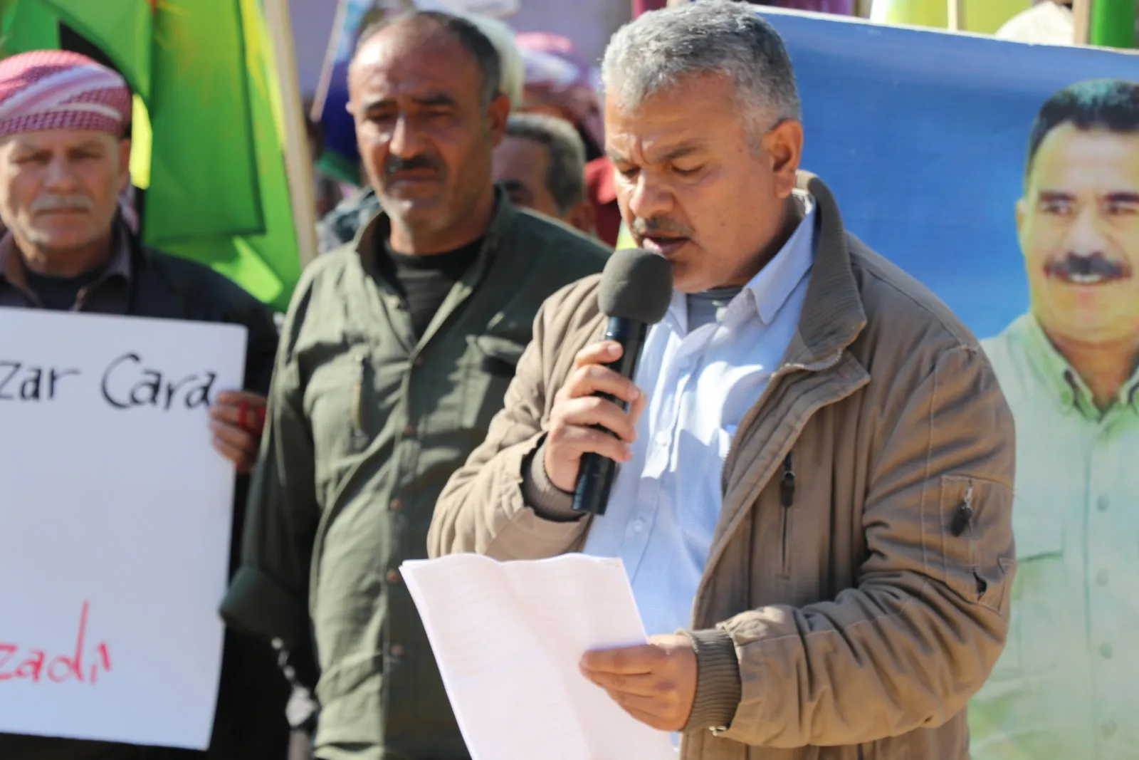 ​​​​​​​مئات الرجال في إقليمي الفرات وعفرين يتظاهرون تنديداً بالعنف ضد المرأة