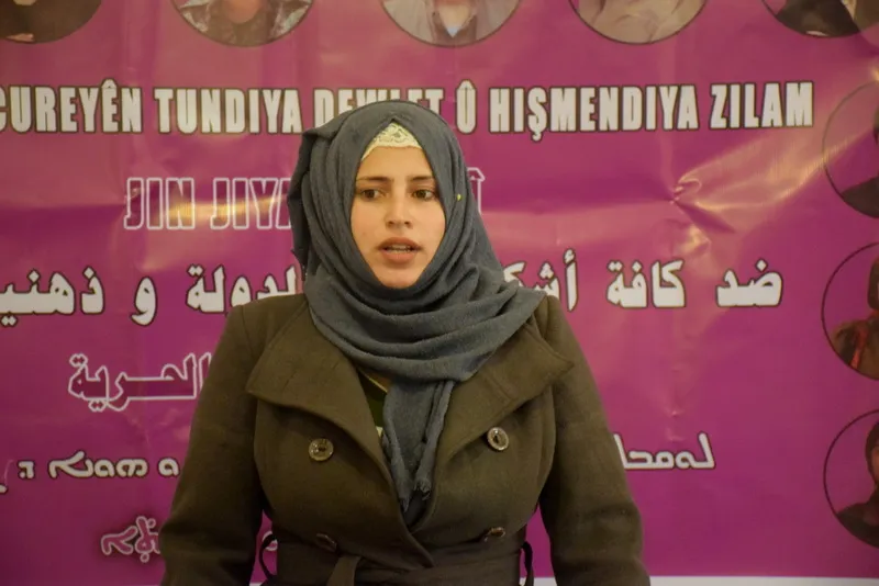 ​​​​​​​خلال مظاهرة وسلسلة محاضرات: للمرأة دور رئيس في بناء مجتمع ديمقراطي