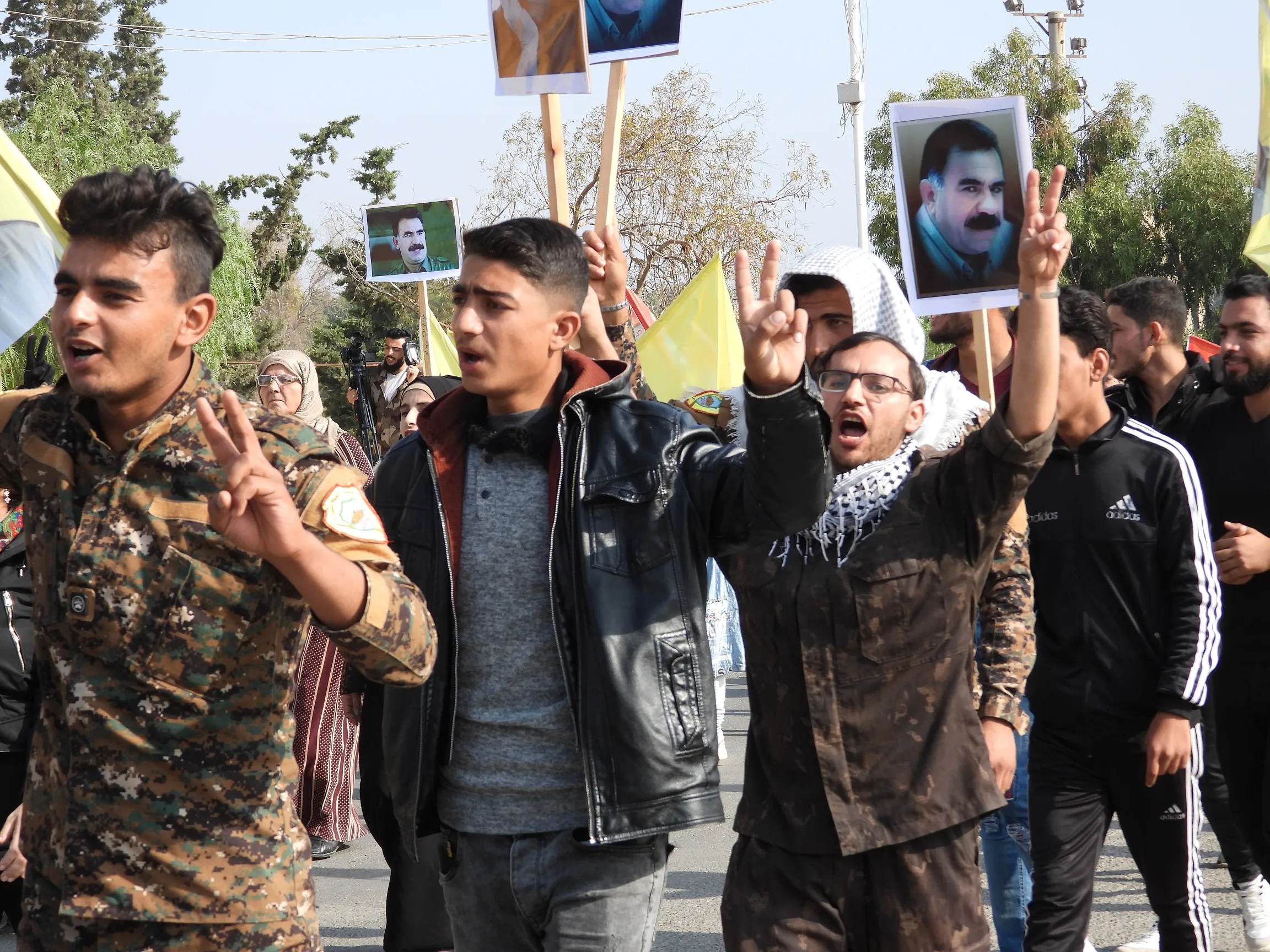 ​​​​​​​مظاهرة في الطبقة للمطالبة بالحرية الجسدية للقائد أوجلان